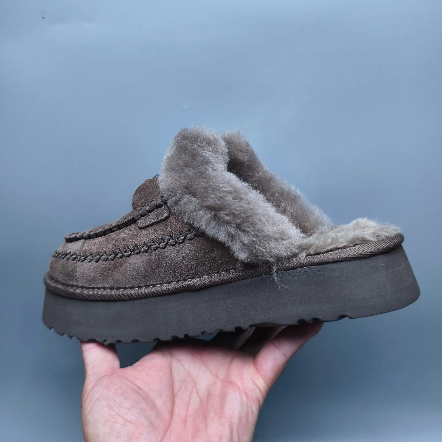 💰480 UGG sheepskin all-in-one snow boots 8260 lace-up thick-soled casual slippers Color: Maroon Antelope Brown Matching code: 35-40